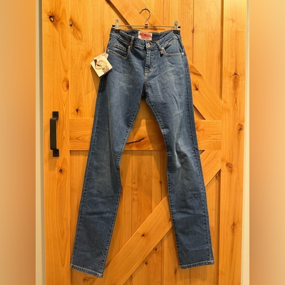 Fiorucci Women’s Angel Med Blue Wash Straight Jeans Size 27 NWT
